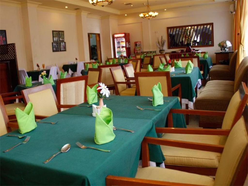 Pia Hotel Pangkalpinang Pangkalan Baru Extérieur photo